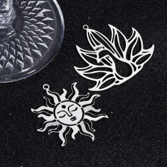 Picture of 304 Stainless Steel Pendants Silver Tone Filigree Stamping