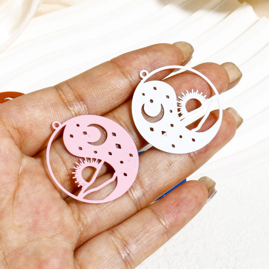 Image de 10 Pcs Pendentifs Estampe en Filigrane en Alliage de Fer Multicolore Soleil Lune Creux 3.1cm x 2.9cm