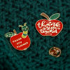 Image de 5 Pcs Broche Epingle en Alliage de Zinc Bijoux d'Ecole Pomme Doré Rouge Émail