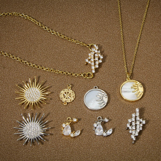 Изображение 1 ШТ Латунь галактика Подвески Луна половина настоящее золото с покрытием Прозрачный Искусственный Циркон 14мм x 12мм