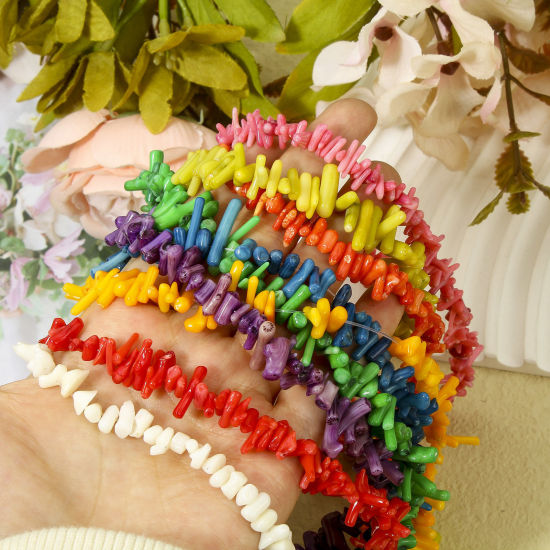Bild von Koralle (natürlich gefärbte) Perlen für DIY-Charm-Schmuckherstellung, unregelmäßig, ca. 22 x 8 mm – 6 x 4 mm, Loch: ca. 0,5 mm