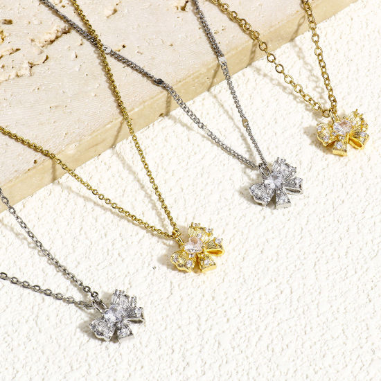 Immagine di 2 Pz Ecologico Ottone Abiti Charms Cravatta a Farfalla Vero Oro Placcato Micro Spianare Trasparente Cubic Zirconiae 13mm x 12mm