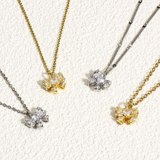Immagine di 2 Pz Ecologico Ottone Abiti Charms Cravatta a Farfalla Vero Oro Placcato Micro Spianare Trasparente Cubic Zirconiae 13mm x 12mm