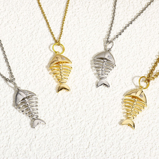 Image de 2 Pcs Breloques Bijoux d'Océan en Laiton Respectueux de la Nature Os de Poisson Plaqué Or Véritable à Zircone Cubique Clair 28mm x 13mm
