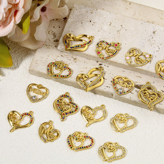 Eco-friendly 304 Stainless Steel Mother's Day Charms Gold Plated Heart Message " Mom " Enamel Multicolor Rhinestone の画像