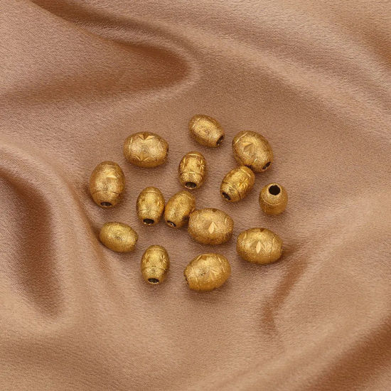 Bild von 2 Stück Vakuumbeschichtung 304 Edelstahl Perlen für die DIY-Schmuckherstellung Barrel 18K Gold plattiert Geschnitzte Muster Sternenstaub