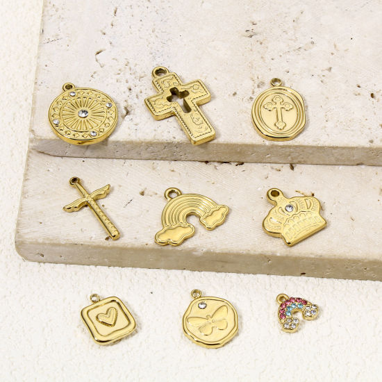 Изображение Eco-friendly Vacuum Plating 304 Stainless Steel Religious Charms Gold Plated Cross Wing