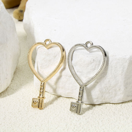 10 PCs Zinc Based Alloy Valentine's Day Pendants Multicolor Key Heart 4.2cm x 2.5cm の画像