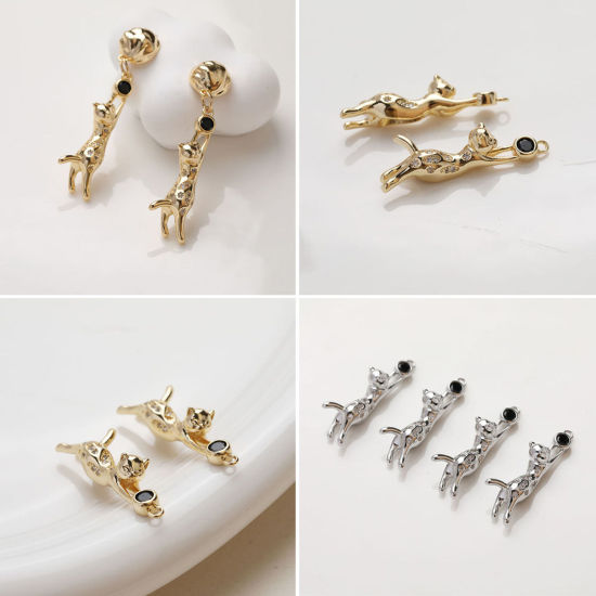 1 個 真鍮 ペンダント 猫 多色 3D クリア & 黒ジルコン 3.2cmx 0.8cm、 の画像