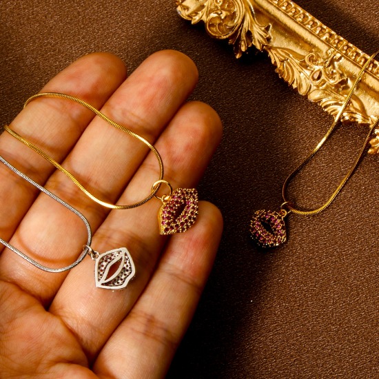 Image de 1 Pièce Breloques Micro Pave en Laiton Respectueux de la Nature Lèvres Plaqué Or Véritable à Zircone Cubique Fuchsia