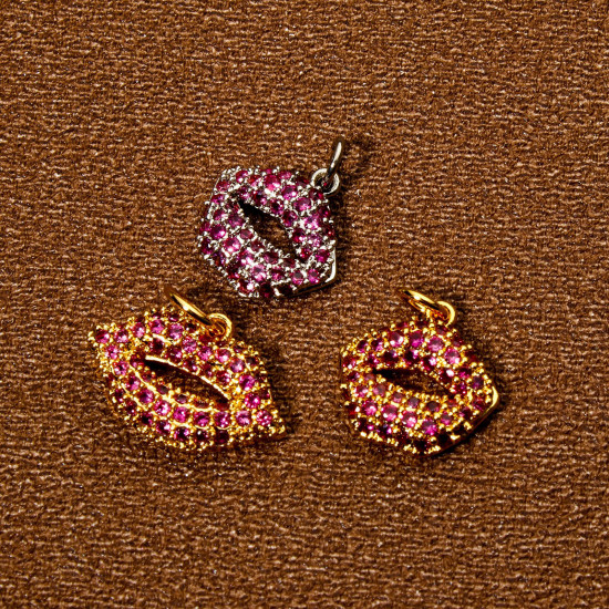 Image de 1 Pièce Breloques Micro Pave en Laiton Respectueux de la Nature Lèvres Plaqué Or Véritable à Zircone Cubique Fuchsia