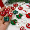 Image de 5 Pcs Perles pour DIY Fabrication de Bijoux en Acrylique Couleur Mélangée Au Hasard Bonhomme de Neige de Noël Émail