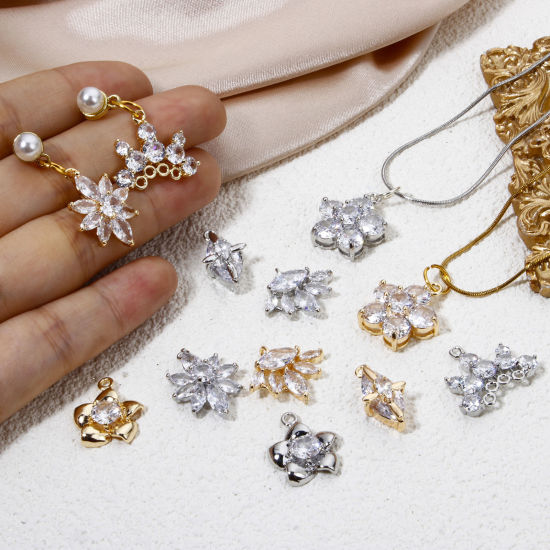 Image de 1 Pièce Breloques en Laiton Respectueux de la Nature Fleur Plaqué Or Véritable à Strass Transparent