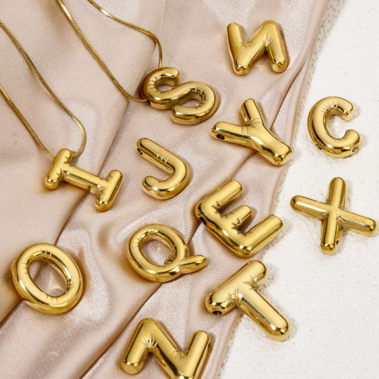 Изображение 2 ШТ Экологически чистое вакуумное покрытие 304 Нержавеющая Сталь Подвески 18K позолоченный прописная буква Сообщение " A-Z "