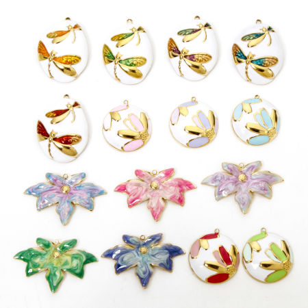 Eco-friendly Vacuum Plating 304 Stainless Steel Flora Collection Pendants Gold Plated Enamel