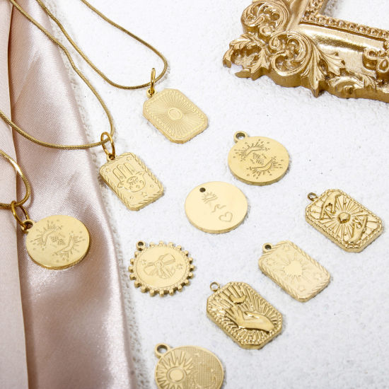 Immagine di 2 Pz Placcatura Sottovuoto Ecologica 304 Acciaio Inossidabile Galassia Ciondoli Geometrica Oro Placcato Mano Simbolo di Hamsa