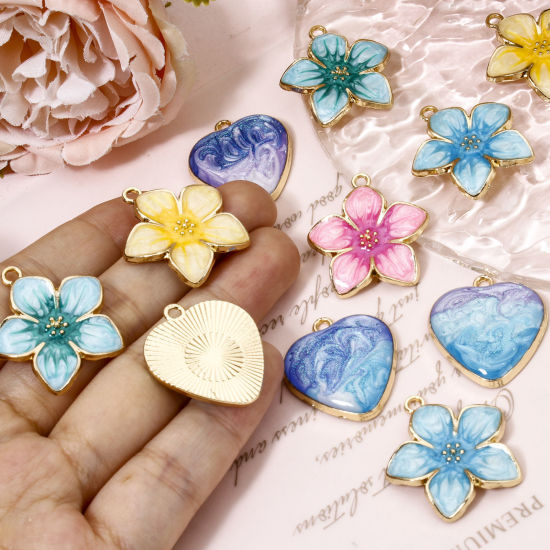 Picture of Zinc Based Alloy Charms Gold Plated Gradient Color Multicolor Pearlized Flower Heart Enamel