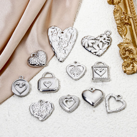 Picture of 304 Stainless Steel Valentine's Day Charmes Silver Tone Heart