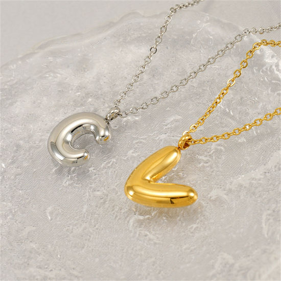 Immagine di 1 Pz Elegante Multicolore 304 Acciaio Inossidabile Cavo Catena Lettera Maiuscola Collana con Ciondolo Unisex 45cm Lunghezza