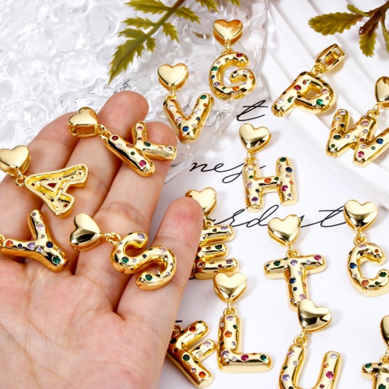 Immagine di 1 Pz Ecologico Ottone Ciondoli Pendenti Lettera Maiuscola 18K Vero Oro Placcato Cuore Multicolore Cubic Zirconiae