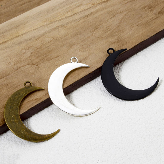 Imagen de 10 Unidades Zamak Galaxia Colgantes Luna Creciente 4.3cm x 3.2cm