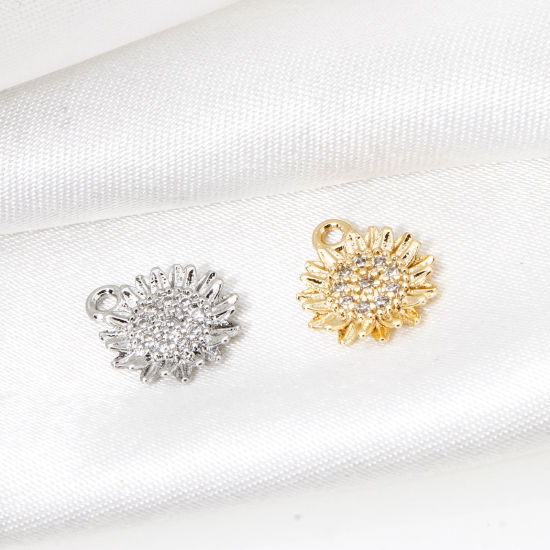 Image de 2 Pcs Breloques en Laiton Respectueux de la Nature Marguerite Plaqué Or Véritable à Zircone Cubique Clair 12mm x 10mm