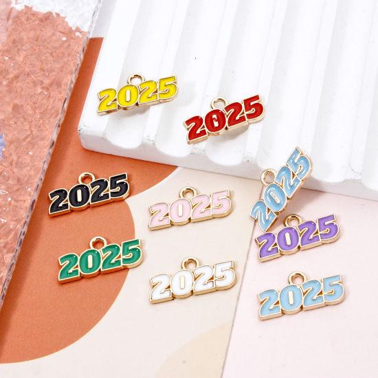 Image de 50 Pcs Breloques Année en Alliage de Zinc Doré Multicolore Mots " 2025 " Émail 18mm x 9mm