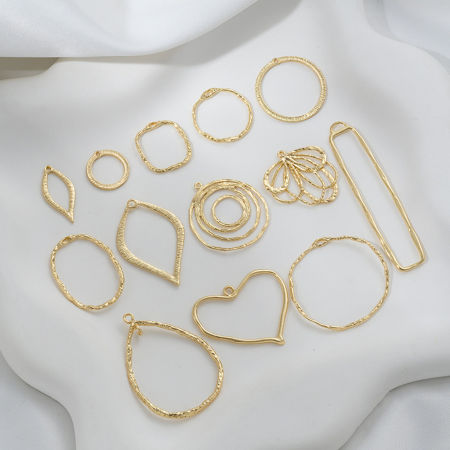 Eco-friendly Brass Geometric Charms 14K Real Gold Plated Texture