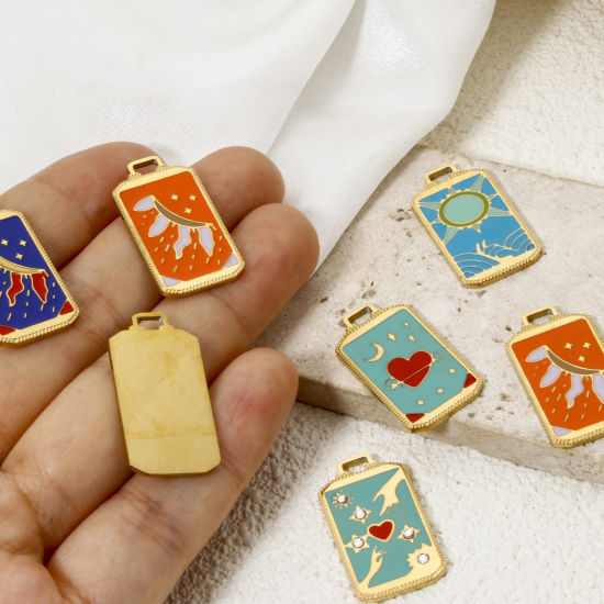 Изображение 1 ШТ Экологически чистое вакуумное покрытие 304 Нержавеющая Сталь Таро Подвески Прямоугольник 18K настоящее золото с покрытием Солнце С Эмалью 25.5мм x 14мм