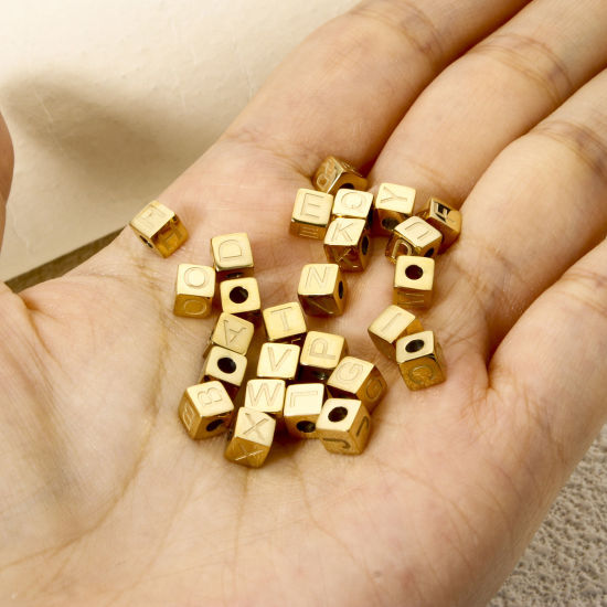 Immagine di 2 Pz Placcatura Sottovuoto PVD Ecologica 304 Acciaio Inossidabile Perline per la Creazione di Gioielli con Fai-da-te Placcato Oro 14K Cubo Lettera Maiuscola Lettere " A-Z " 5mm x 5mm, Buco: Circa 2mm