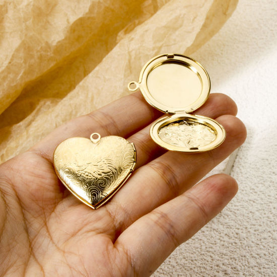 Picture of Eco-friendly PVD Vacuum Plating 304 Stainless Steel Picture Photo Locket Frame Pendants 14K Real Gold Plated Heart Flower