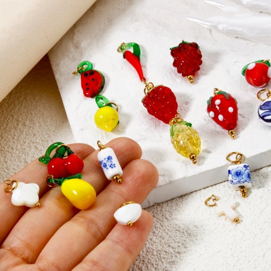 Image de 1 Pièce Breloques en 304 Acier Inoxydable & Lampwork Placage Sous Vide Écologique Collection Végétale Fraises Plaqué Or Véritable 18K Multicolore Piment 3D