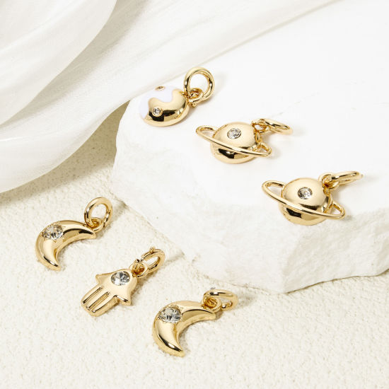 Изображение 1 ШТ Экологически чистое вакуумное покрытие 304 Нержавеющая Сталь галактика Клип На Подвески для марочных браслеты шарма Луна половина 18K настоящее золото с покрытием Символ инь янь Прозрачный Горный Хрусталь