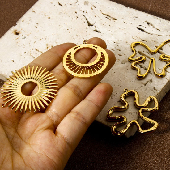 Picture of Eco-friendly PVD Vacuum Plating 304 Stainless Steel Charms 18K Real Gold Plated Hollow