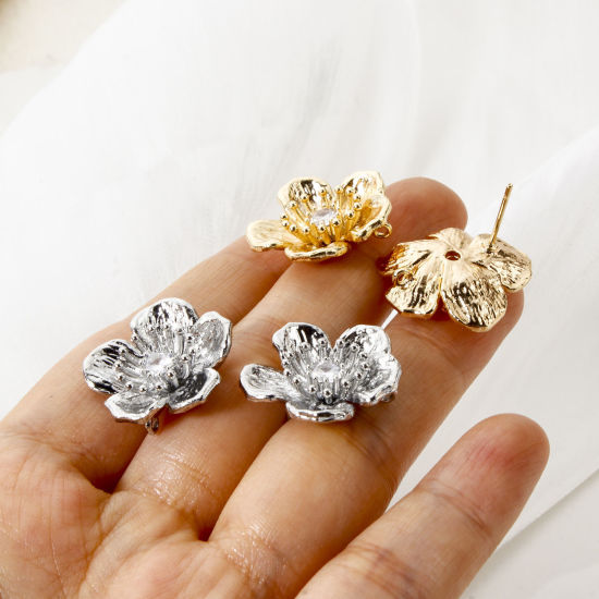 Bild von Umweltfreundlich Messing Flora Kollektion Ohrring Ohrstecker Echtgold plattiert Blumen Klar Kubisch Zirkonia Mit Öse 21mm x 21mm