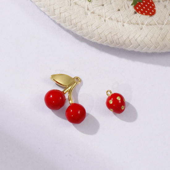 Image de 2 Pcs Breloques en Laiton Plaqué Or 18K Rouge Émail Fruits
