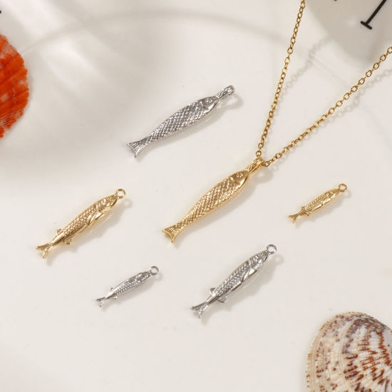 Immagine di 2 PCs Eco-friendly Brass Ocean Jewelry Charms Real Gold Plated Fish Animal 3D