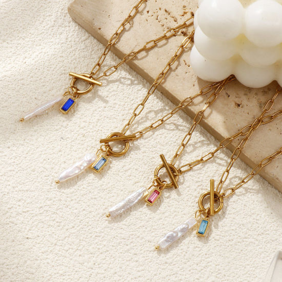 Bild von 18K Echtgold plattiert Büroklammerkette Rechteck Anhänger Halskette, 304 Edelstahl & Naturperle 45cm, Für Frauen, Weiß Monatsstein Barock Geschenk, Umweltfreundliche PVD-Vakuumbeschichtung