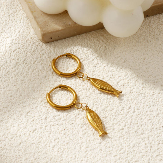 Immagine di Eco-friendly PVD Vacuum Plating Stylish Ocean Jewelry 18K Gold Plated 304 Stainless Steel Fish Animal 3D Hoop Earrings For Women Gift