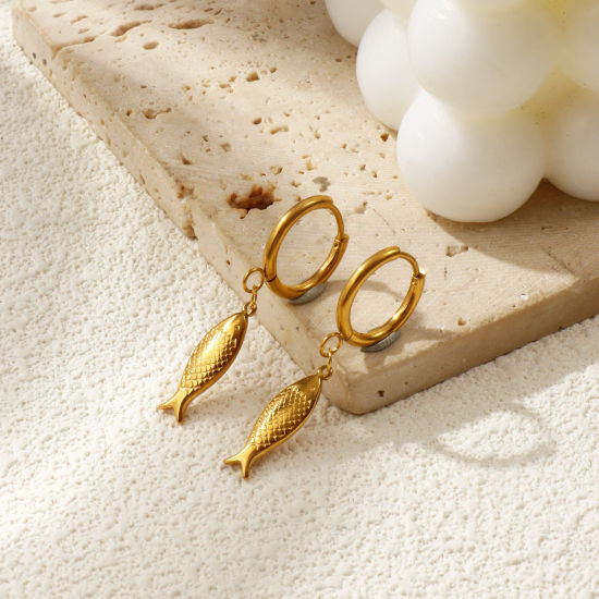 Immagine di Eco-friendly PVD Vacuum Plating Stylish Ocean Jewelry 18K Gold Plated 304 Stainless Steel Fish Animal 3D Hoop Earrings For Women Gift