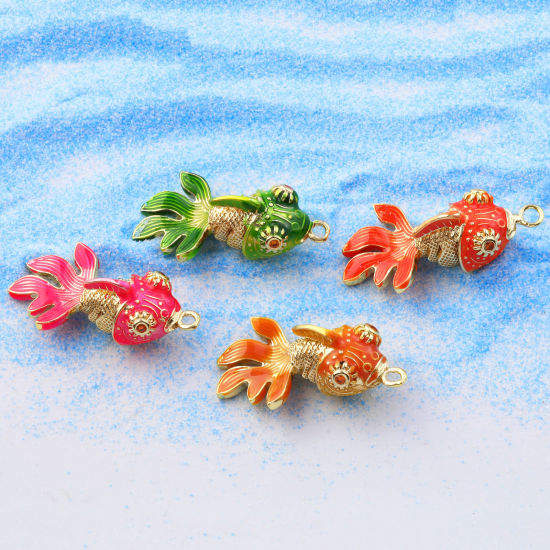 Изображение 1 ШТ Экологичный Латунь Морские Украшения Подвески 18K настоящее золото с покрытием С Эмалью золотая рыбка Трехмерный подвижный Оранжевый Искусственный Циркон 3см x 1.5см