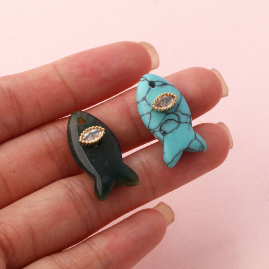 Bild von Messing und Edelstein Ozean Schmuck Charms Vergoldet Fisch Transparent Strassstein 23mm x 12mm