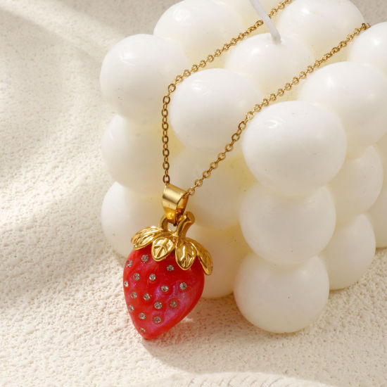 Immagine di 18K Vero Oro Placcato Catena a Cavo Fragola Collana con Ciondolo, 304 Acciaio Inossidabile & Resina 45cm + 5cm, Per Donne, Trasparente Strass 3D, Squisito Dolce & Carino Regalo, Placcatura Sottovuoto PVD Ecologica, 1 Pz