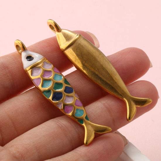 Изображение 1 ШТ Экологичное вакуумное PVD-покрытие 304 Нержавеющая Сталь Морские Украшения Подвески 18K позолоченный С Эмалью Рыба Перлитный 4.9см x 1.2см