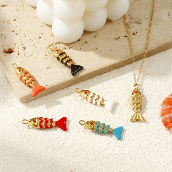 Immagine di 2 Pz Placcatura Sottovuoto PVD Ecologica 304 Acciaio Inossidabile Gioielli Oceanici Ciondoli 18K Vero Oro Placcato Smalto Pesce 3D Arancione-Rosso Strass