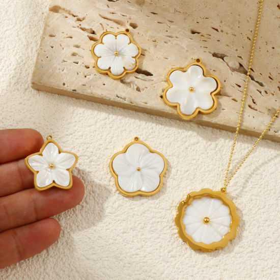 Picture of Eco-friendly PVD Vacuum Plating 304 Stainless Steel & Natural Shell Charms 18K Real Gold Plated White Flower