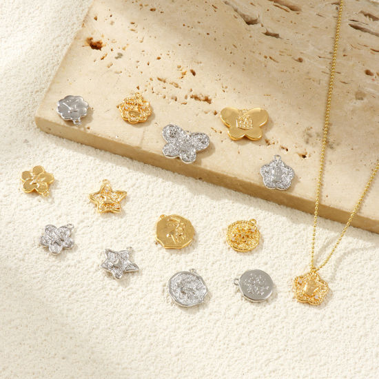 Immagine di 2 PCs Eco-friendly Brass Christmas Charms Real Gold Plated Double Sided Clear Cubic Zirconia