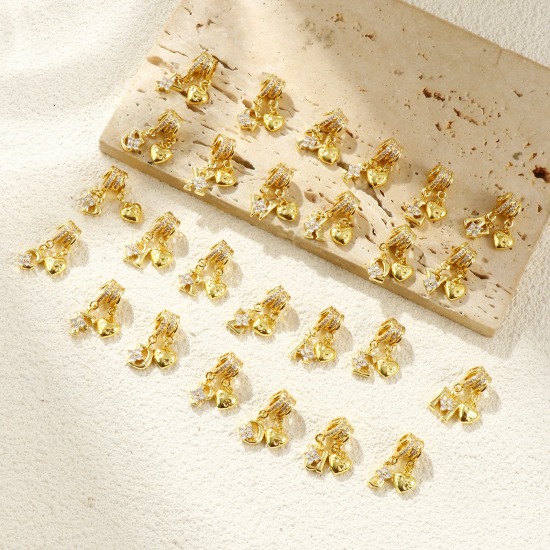 1 個 真鍮 キャピタルレター チャーム 18Kゴールドメッキ ハート 文字「 A-Z 」 クリア ジルコン の画像