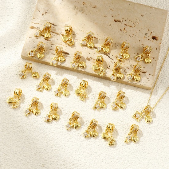 1 個 真鍮 キャピタルレター チャーム 18Kゴールドメッキ ハート 文字「 A-Z 」 クリア ジルコン の画像