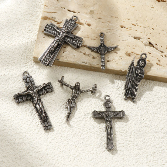 Picture of Eco-friendly 304 Stainless Steel Religious Charms Antique Silver Color Christ Jesus Cross Crucifix